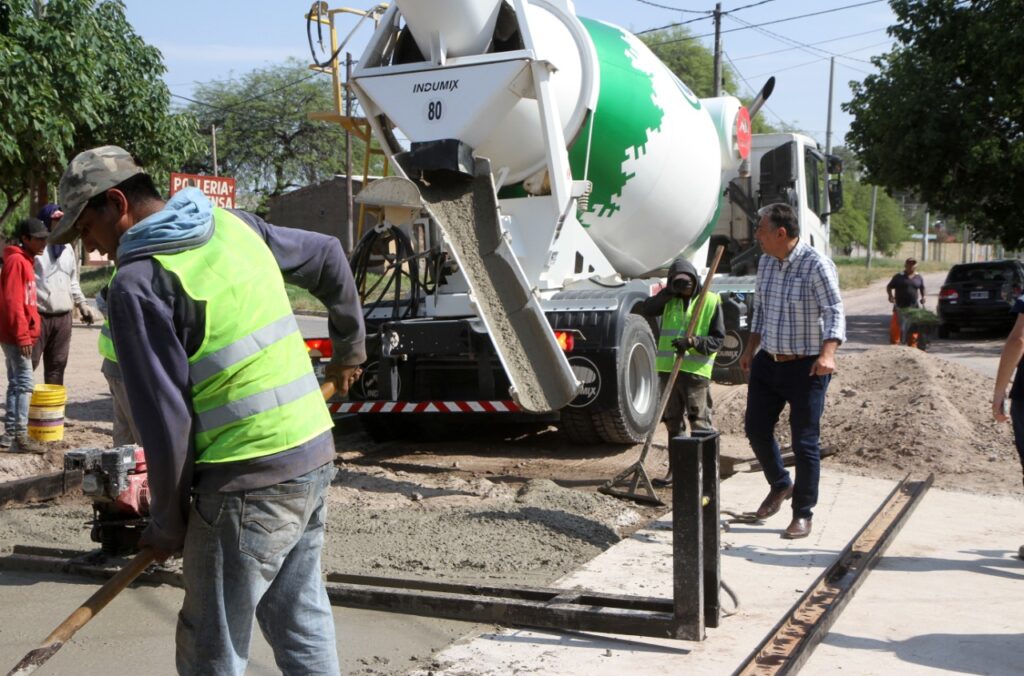 Avanza la obra de pavimentación del pasaje Ricardo Rojas