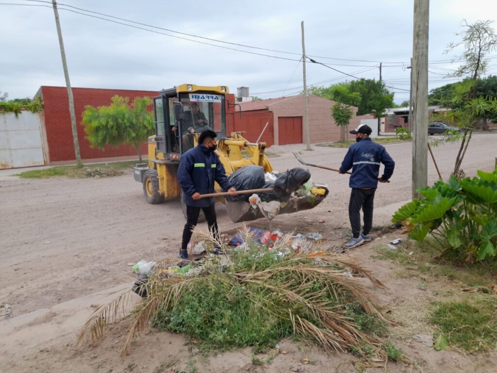 Intenso operativo de limpieza en La Banda