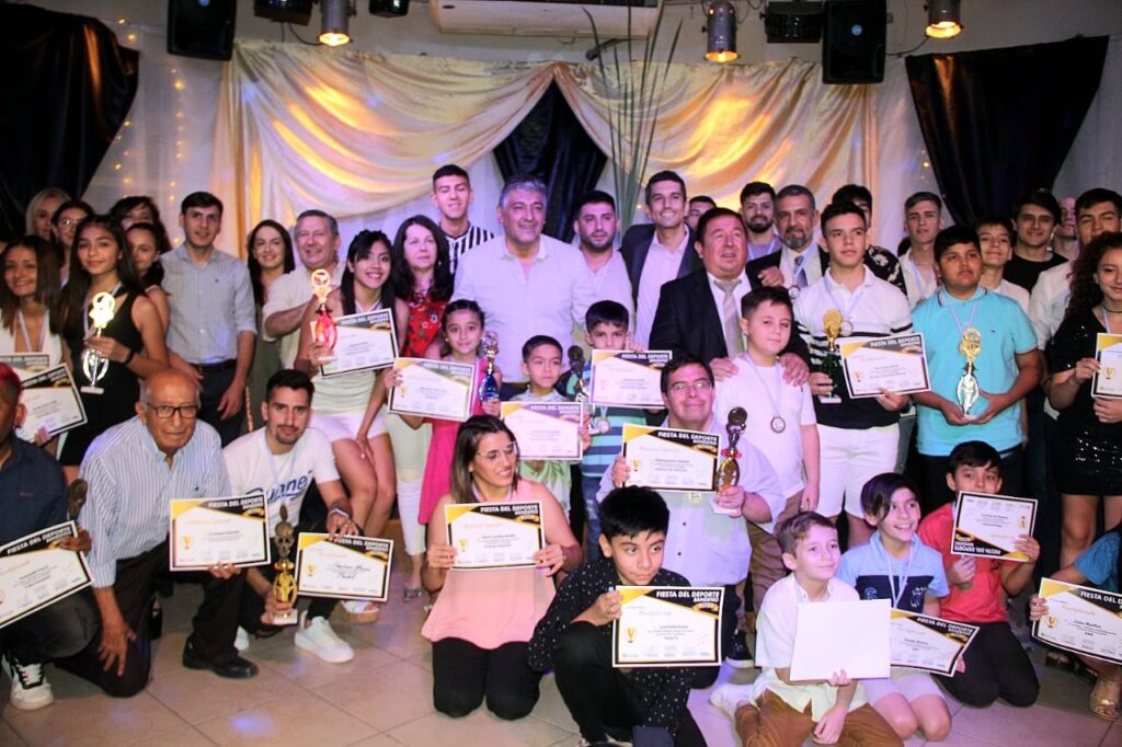 Los deportistas bandeños tuvieron un merecido reconocimiento