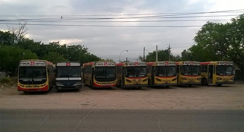 Usuarios de la Línea 25 piden controlar los horarios de circulación