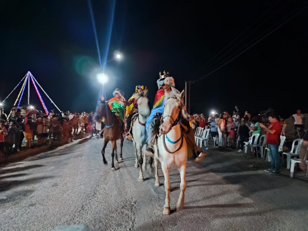 Los Reyes Magos repartieron alegría por las calles de La Cañada