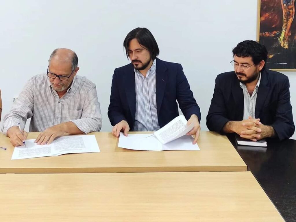 El municipio de Monte Quemado firmó un convenio con el Colegio de Arquitectos El municipio de Monte Quemado firmó un convenio con el Colegio de Arquitectos