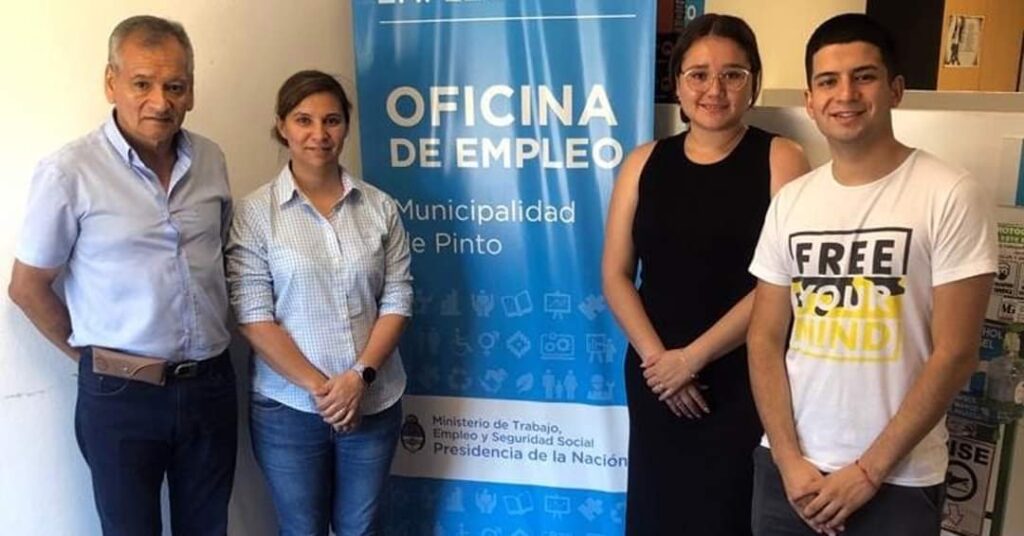 Capacitan a personal de la Oficina de Empleo y firman convenio