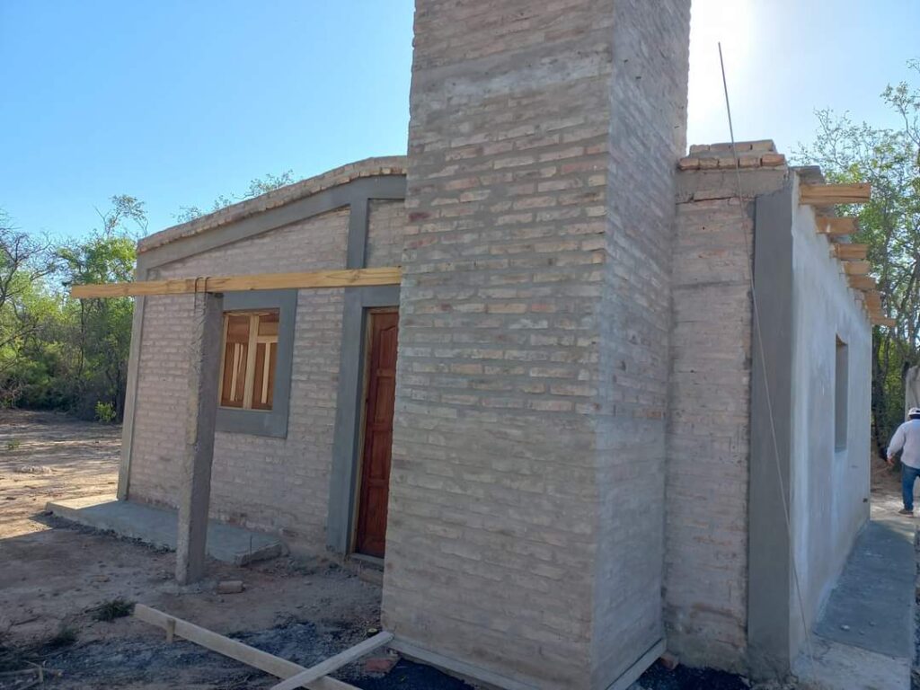 Construyen viviendas sociales para familias de Villa Figueroa