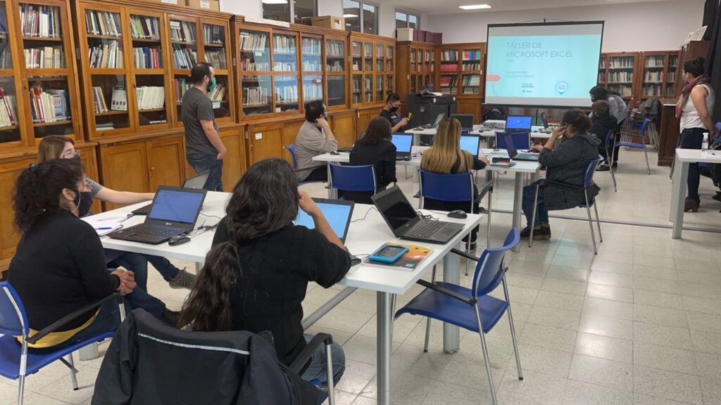 Realizan talleres de Informática en Las Termas
