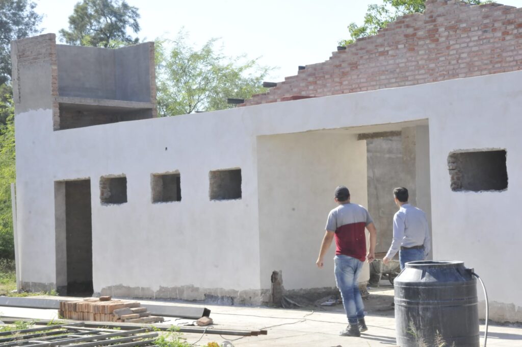 Avanza las obras de dos edificios escolares en Fernández