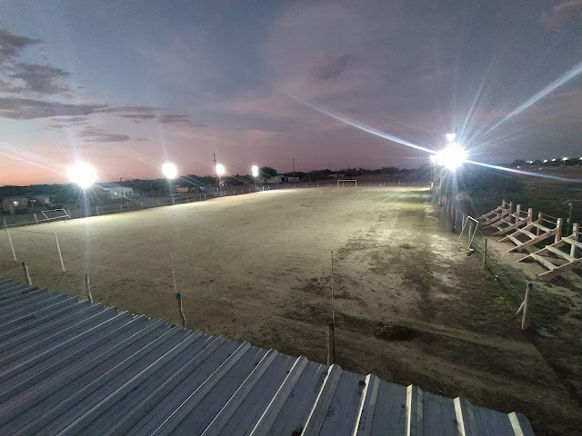 Colocan luminaria en el club Ramirez de Velazco