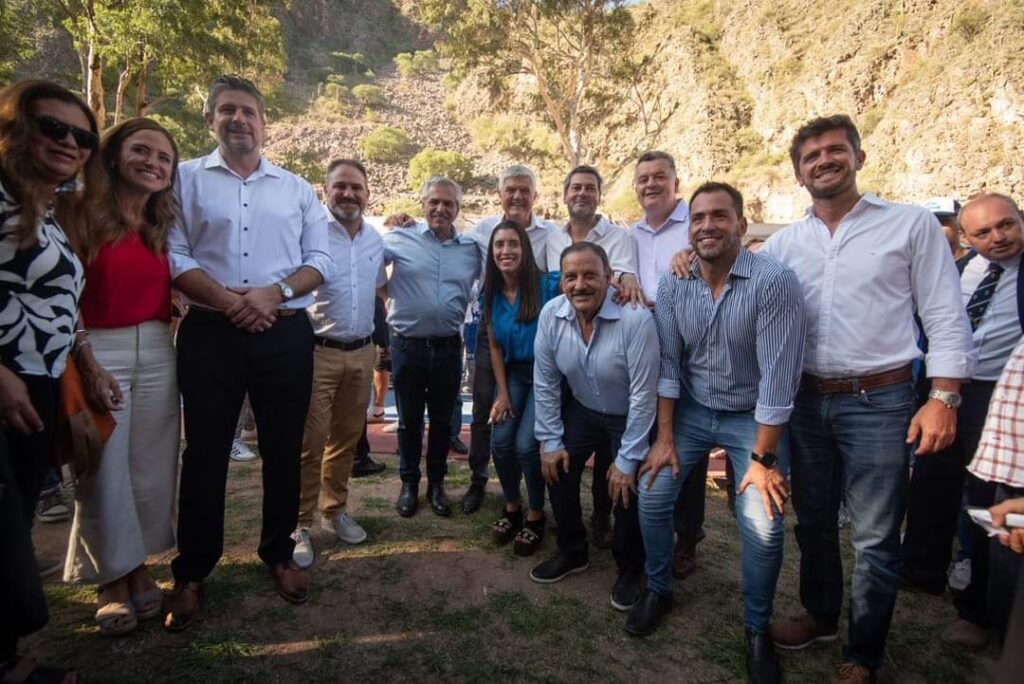 Con presencia santiagueña se inauguró un Parque Acuático en La Rioja