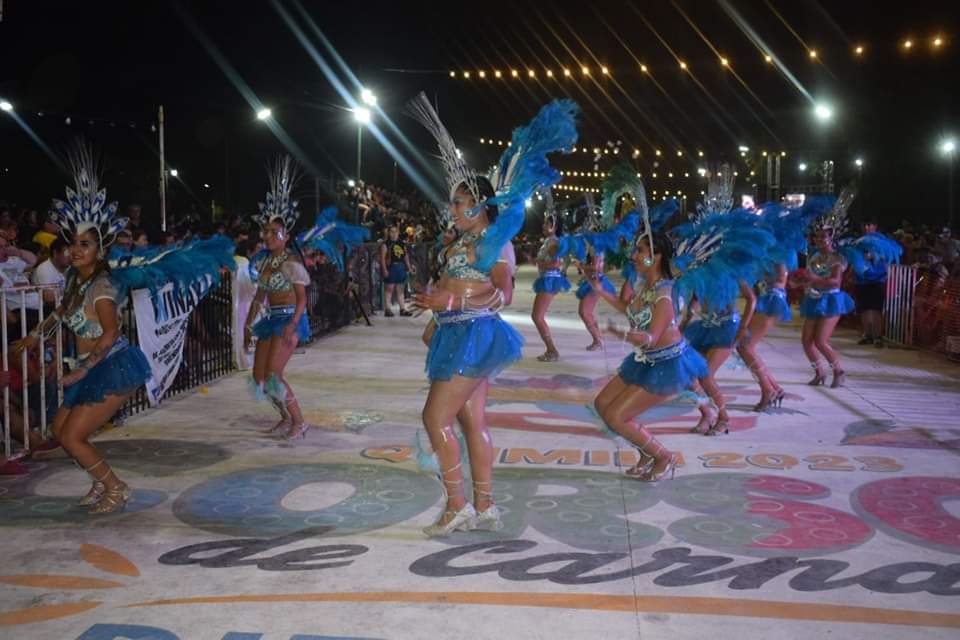 El público le puso color a las primeras jornadas de los Corsos de Carnaval en Quimilí