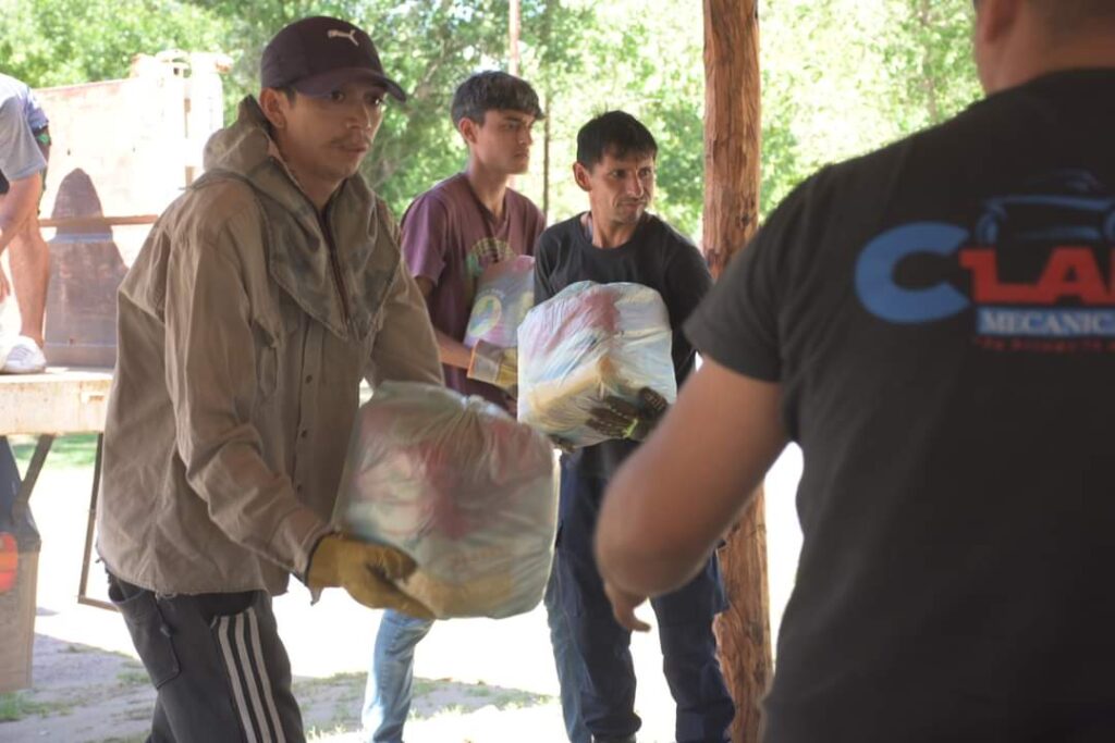 Realizan un intenso operativo de asistencia a familias afectadas por el temporal en Frías