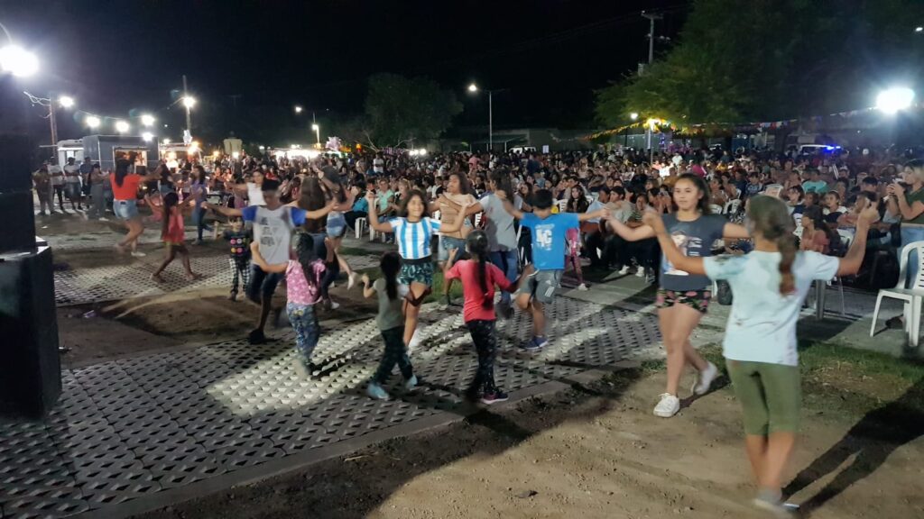 Fernández vivió el carnaval con una gran fiesta en el paseo “Capital del Agro”