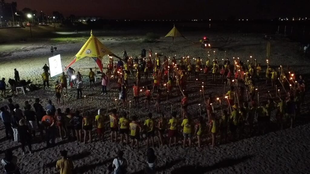Los Guardavidas celebraron su día con la tradicional antorchada