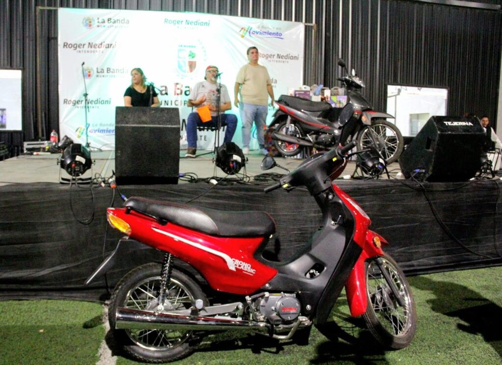 Agasajaron a las mujeres bandeñas con grandes premios