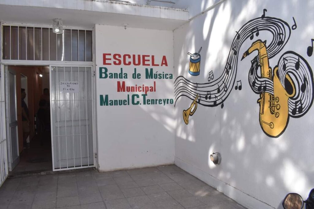 Frías: Una gran cantidad de niños participan de los talleres de música