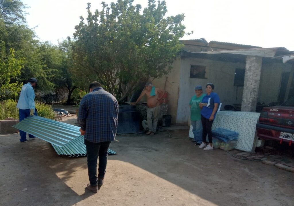 <strong>Continúa la asistencia a las familias damnificadas por el tornado en Colonia El Simbolar</strong>