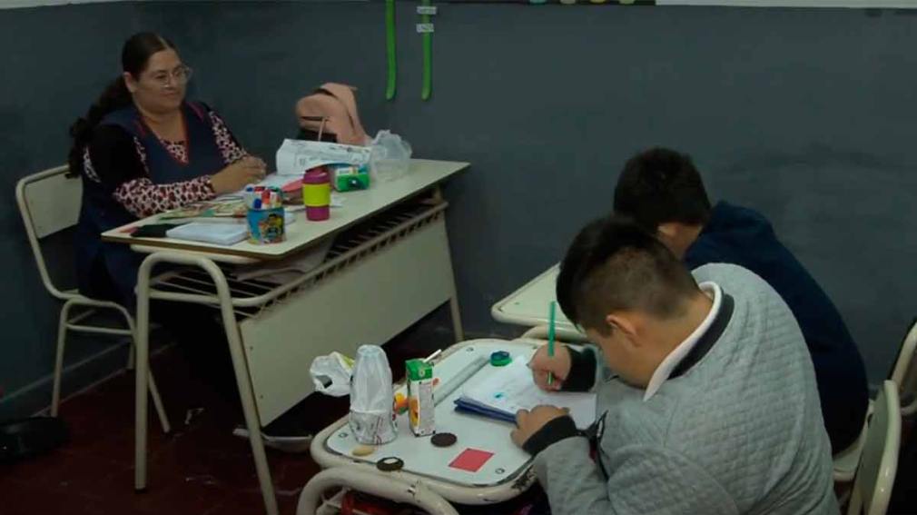 Iniciaron una campaña para recolectar libros y material didáctico para estudiantes sordos