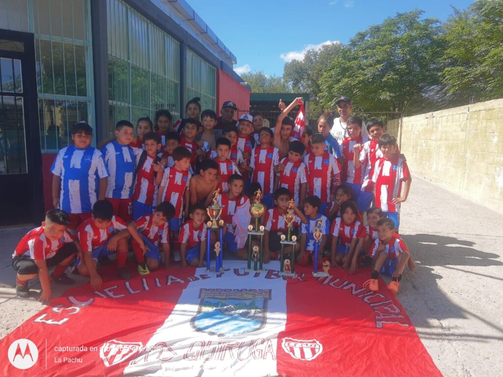 Gran participación de la Escuela Municipal de Fútbol infantil de Los Quiroga en un torneo