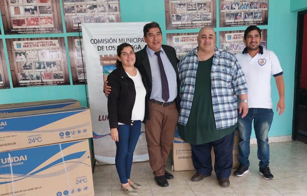 La comuna de Los Quiroga entregó equipos de climatización a instituciones educativas