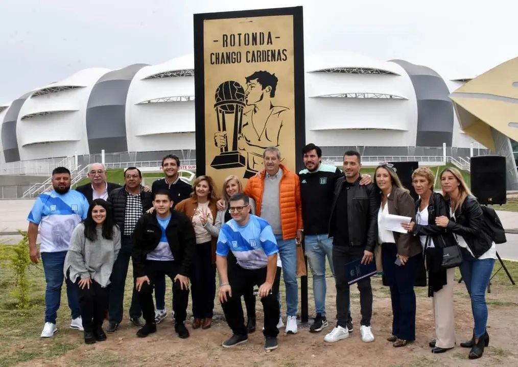 Inauguraron una rotonda que homenajea al “Chango” Cárdenas