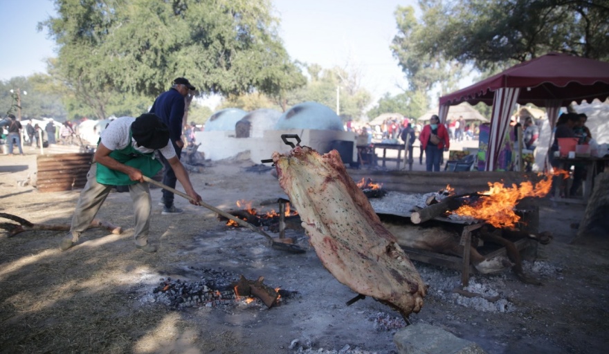 Sumampa espera con asado y locro a miles de turistas de todo el país
