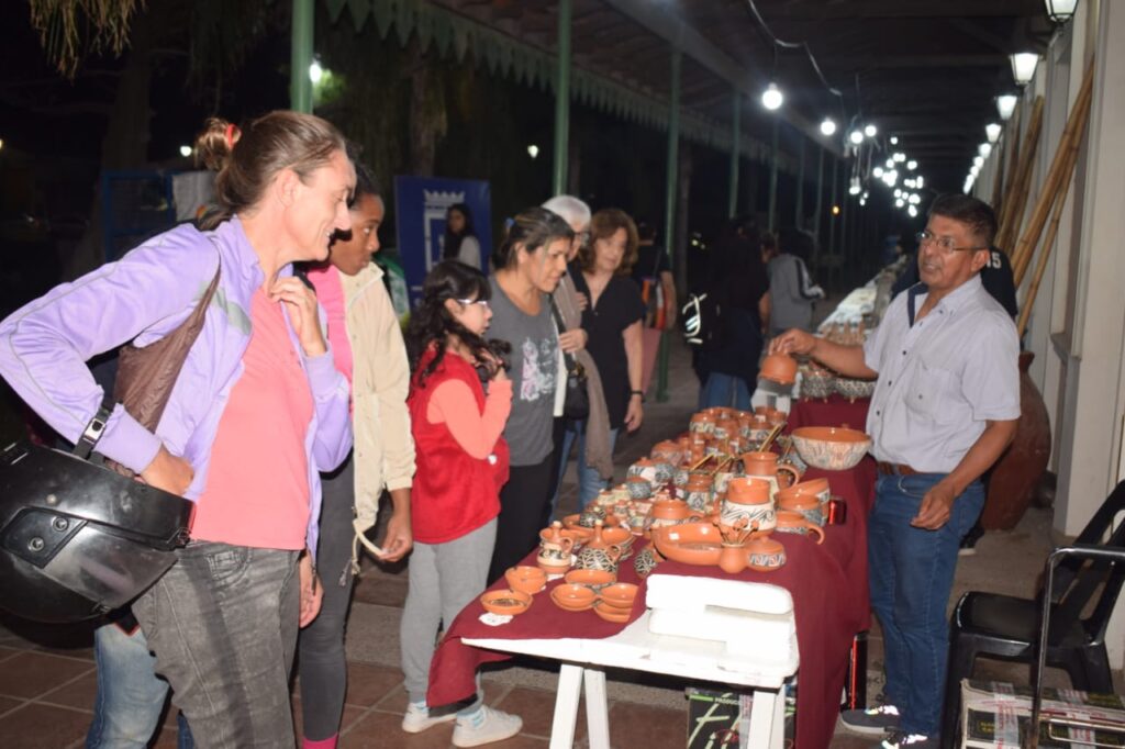 Más de 60 artesanos muestran su talento en el Parque Oeste Más de 60 artesanos muestran su talento en el Parque Oeste