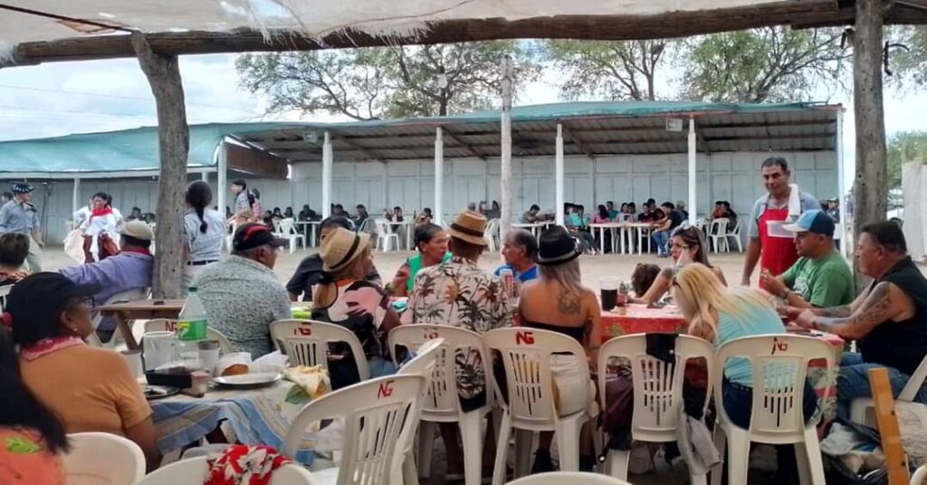 Cientos de vecinos participaron de la tradicional fiesta por el Día del Trabajador en el paraje La Vaca Blanca