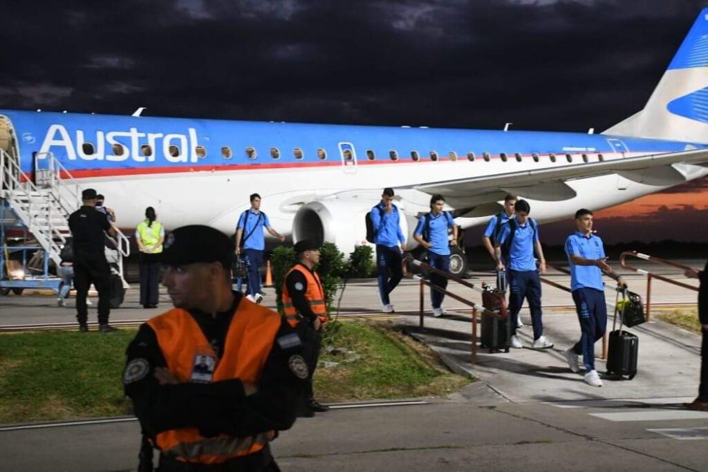 El Seleccionado Sub 20 llegó a Santiago y se ilusiona con el Mundial