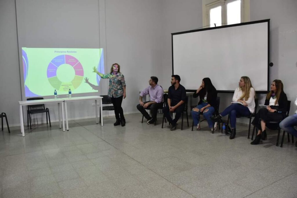 Frías planifica acciones para tratar problemáticas de adicciones y avanzar con la prevención