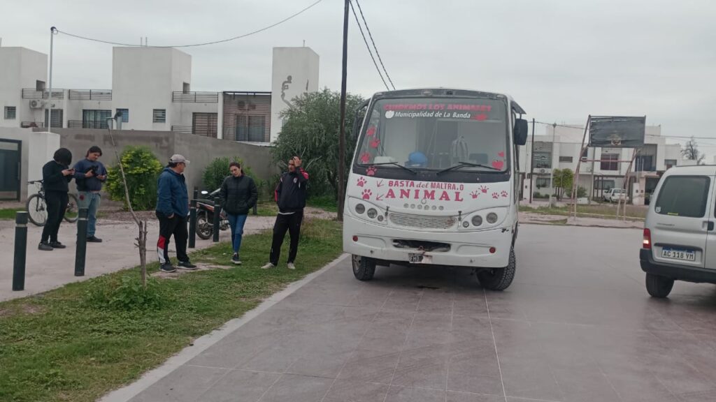 Promueven la tenencia responsable de mascotas en La Banda