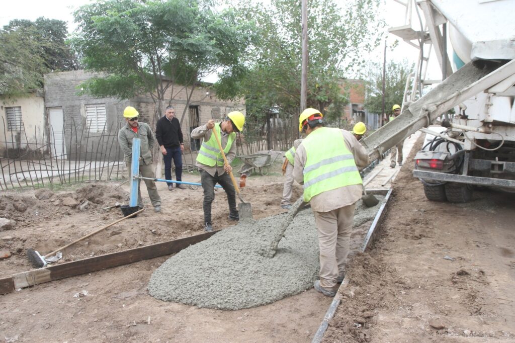 Ejecutan obras de integración que incluye mejoras en 60 cuadras bandeñas