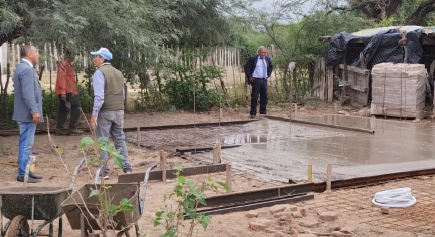 Construyen viviendas sociales y ecológicas para familias de Loreto