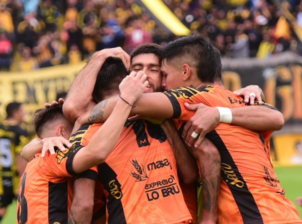 Mitre logró su tercera victoria al hilo en su vuelta al 8 de Abril y escala posiciones