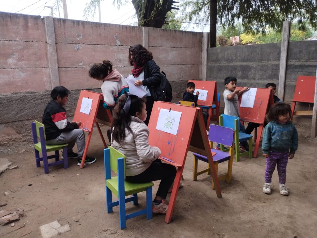 Niños del barrio Independencia disfrutaron de un día de juegos