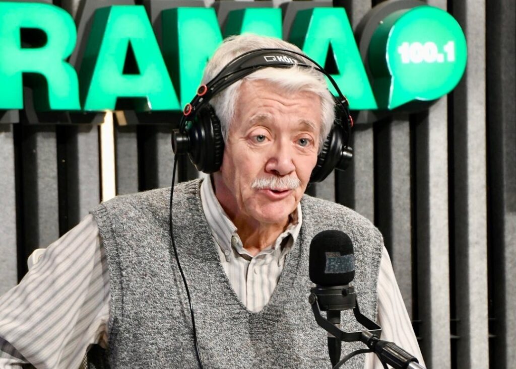 Tras más de 50 años al aire, “Juancho” Carabajal se despidió de la radio Tras más de 50 años al aire, “Juancho” Carabajal se despidió de la radio