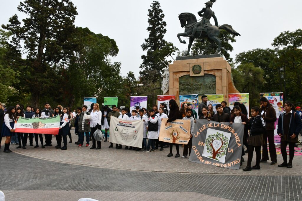 Instituciones escolares en la Plaza Libertad realizan actividades de concientización