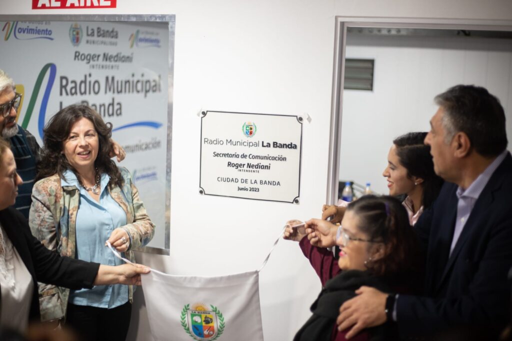 En el Día del Periodista lanzan la Radio Municipal La Banda En el Día del Periodista lanzan la Radio Municipal La Banda