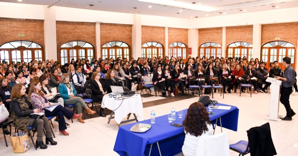 Capital: Directivos de los jardines municipales continúan con sus capacitaciones