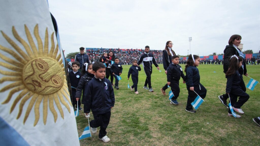 Más de mil alumnos de jardines capitalinos realizarán la promesa de cariño a la bandera