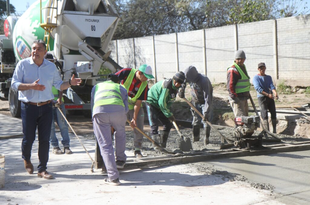 Comenzó la obra de pavimentación de la calle Guido Spano en La Banda