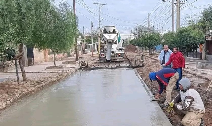 El pavimento llega a más barrios de Clodomira