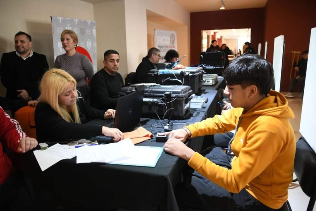 Realizan un operativo de renovación de DNI para vecinos de Las Termas