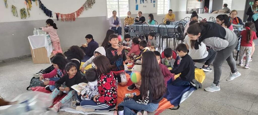 Niños de Las Termas participaron de la jornada “Jugar y Aprender” Niños de Las Termas participaron de la jornada “Jugar y Aprender”