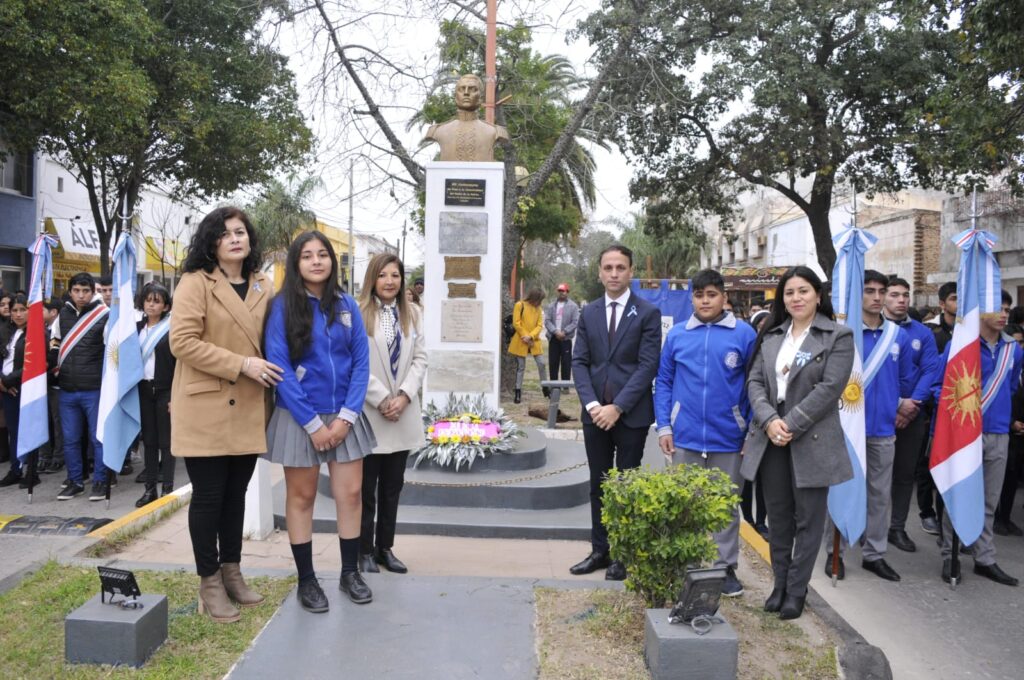 Fernández se vistió de celeste y blanco para celebrar el Día de la Independencia
