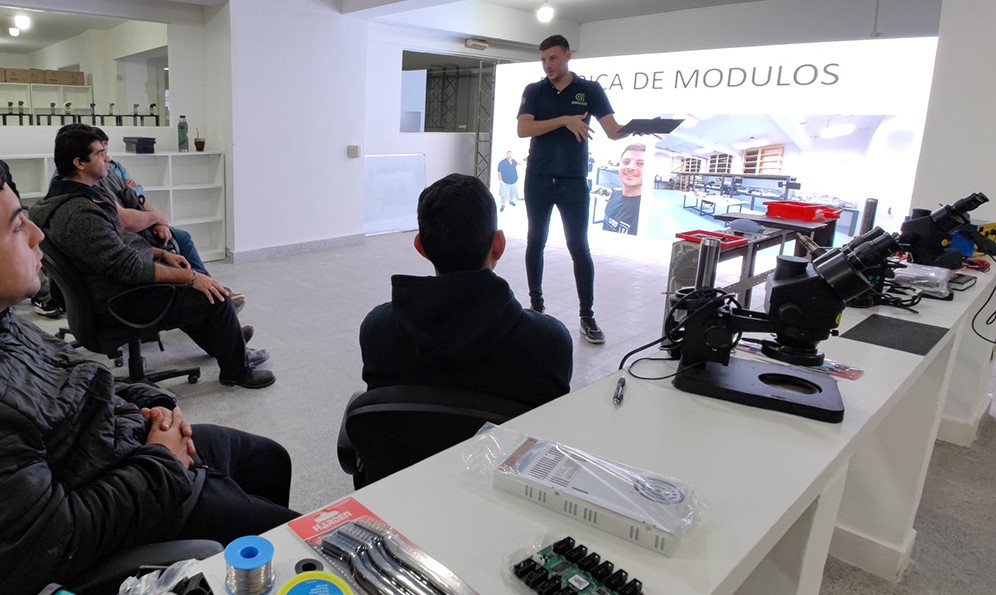 Inauguran una moderna planta industrial que genera nuevas fuentes de trabajo en Santiago