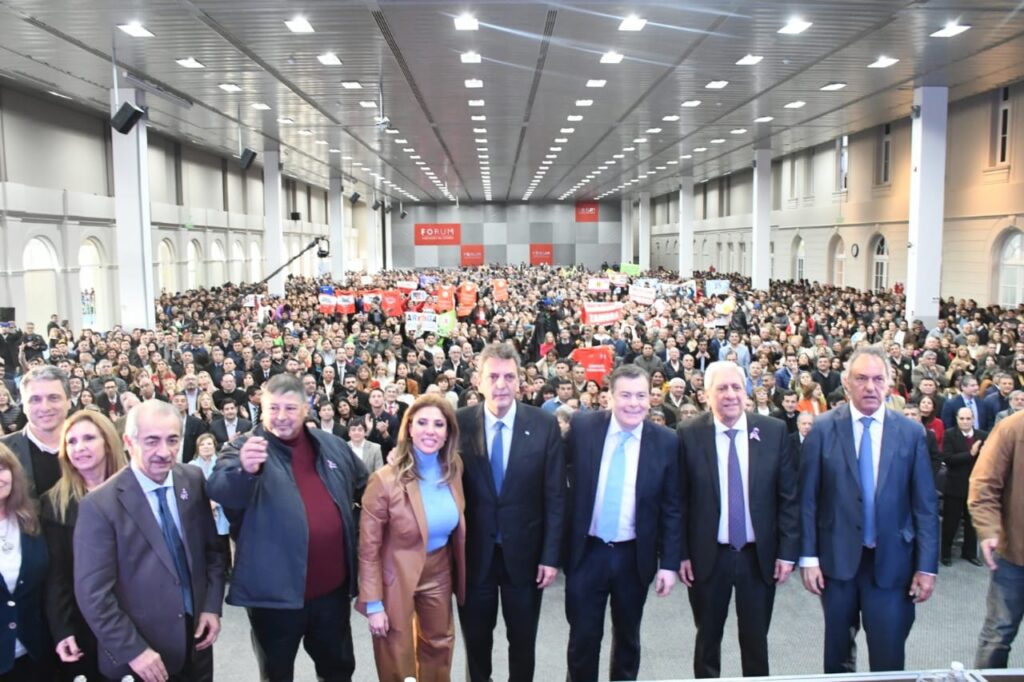 Fuerte respaldo del Frente Cívico por Santiago a la fórmula Massa-Rosssi