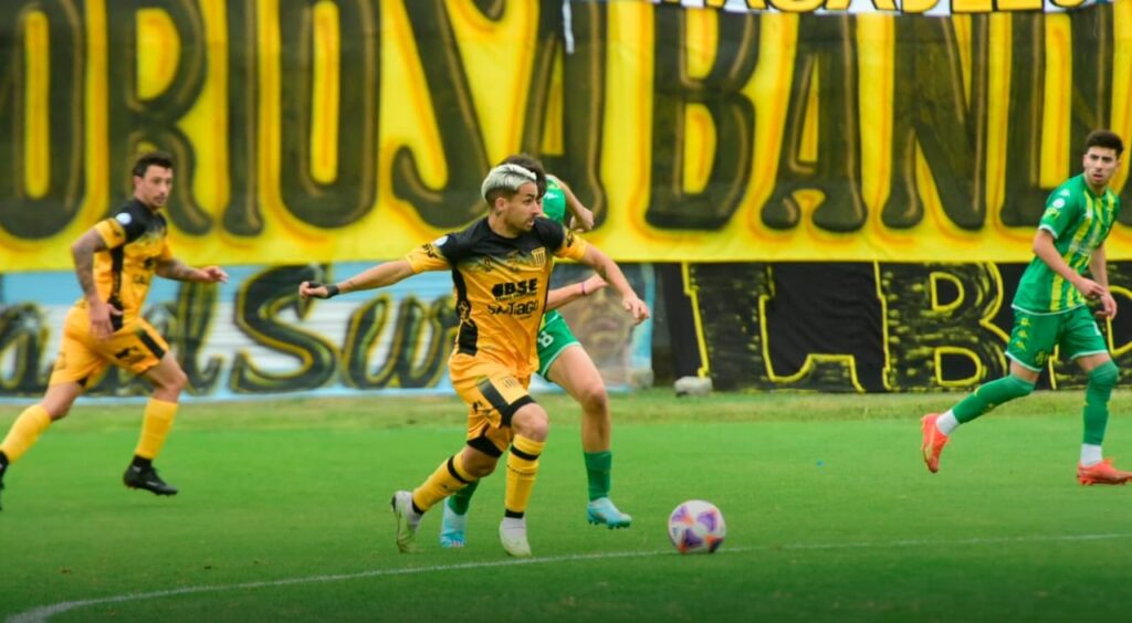 Mitre y una tarde para el olvido: 0-2 ante Aldosivi