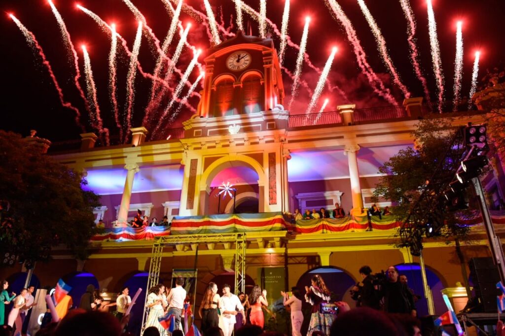 Colectivos gratis para que los vecinos participen en la vigilia del 470° aniversario