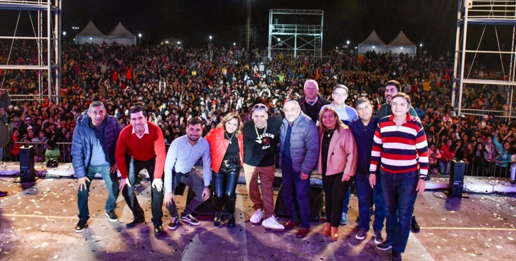 Miles de jóvenes participaron del Festival Día del Amigo en Plaza Añoranzas