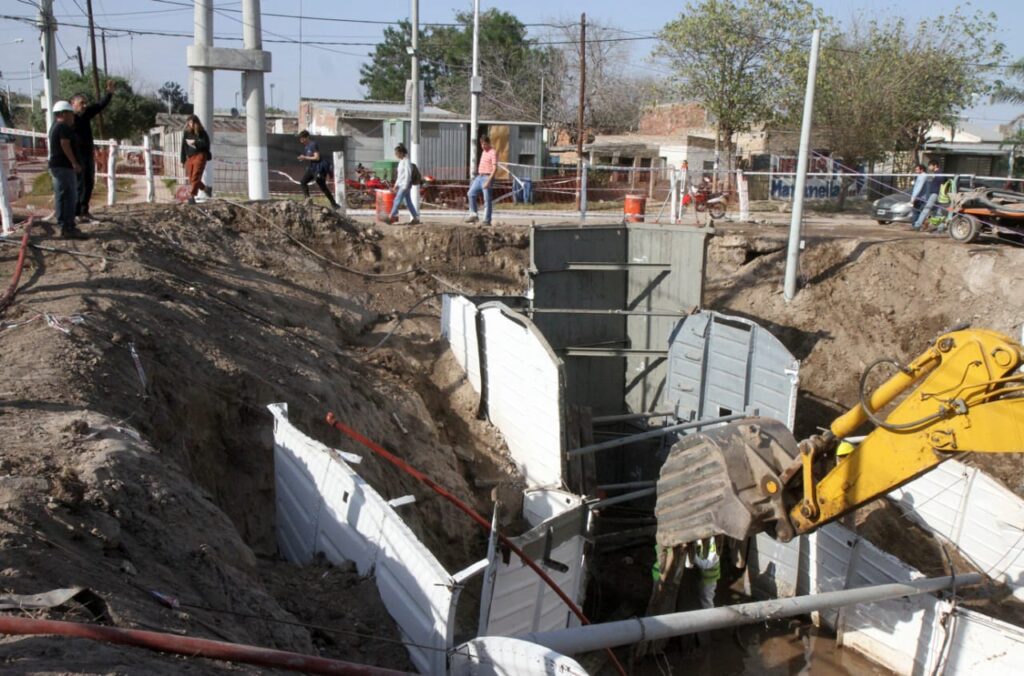 La obra de cloacas en Villa Nueva permitirá conectar 600 viviendas a la red de saneamiento