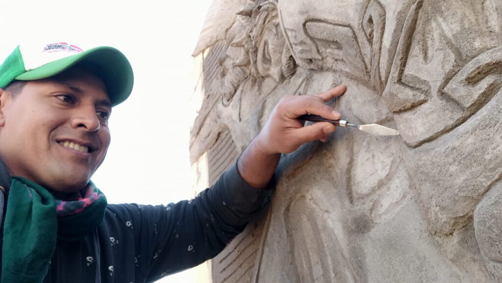 Santiagueños llevaron su arte a un encuentro internacional de escultores en Chaco